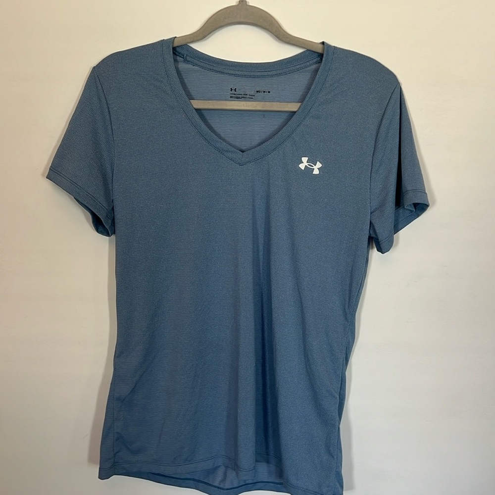 UNDERARMOR tee